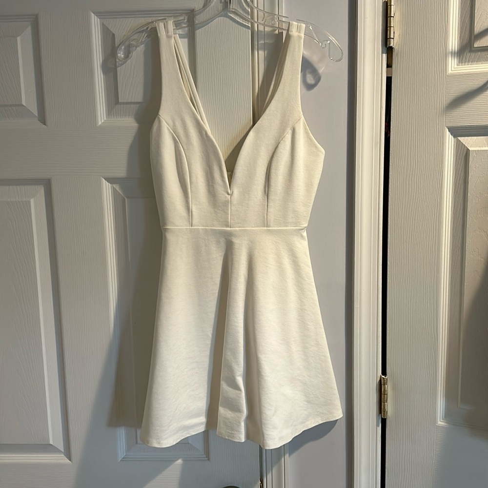 LULU’S WHITE DRESS